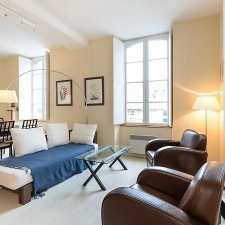 Le Surcouf, Intra-muros Apartment