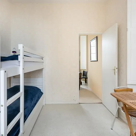 Le Surcouf, Intra-muros Apartment